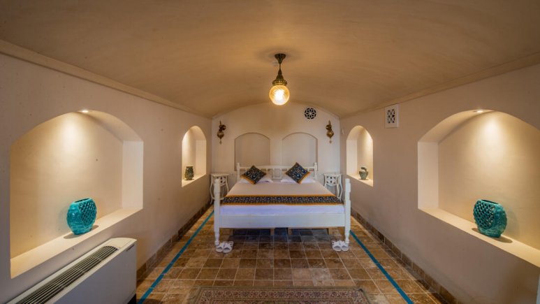 اتاق دو تخته دبل اقامتگاه سنتی آریانا کاشان